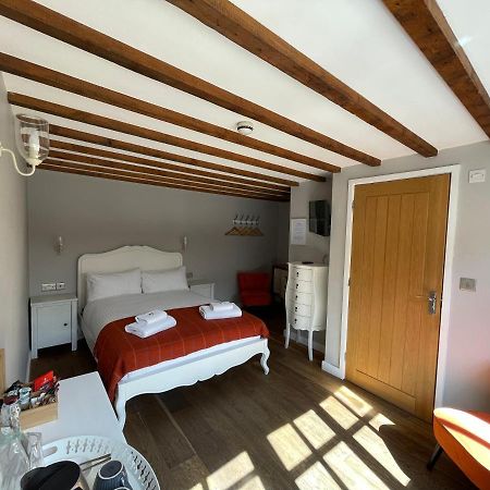 The Queen Matilda Country Rooms Avening Экстерьер фото