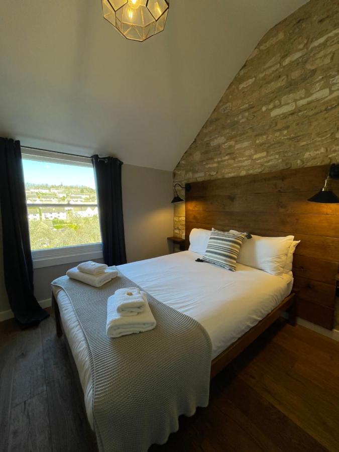 The Queen Matilda Country Rooms Avening Экстерьер фото