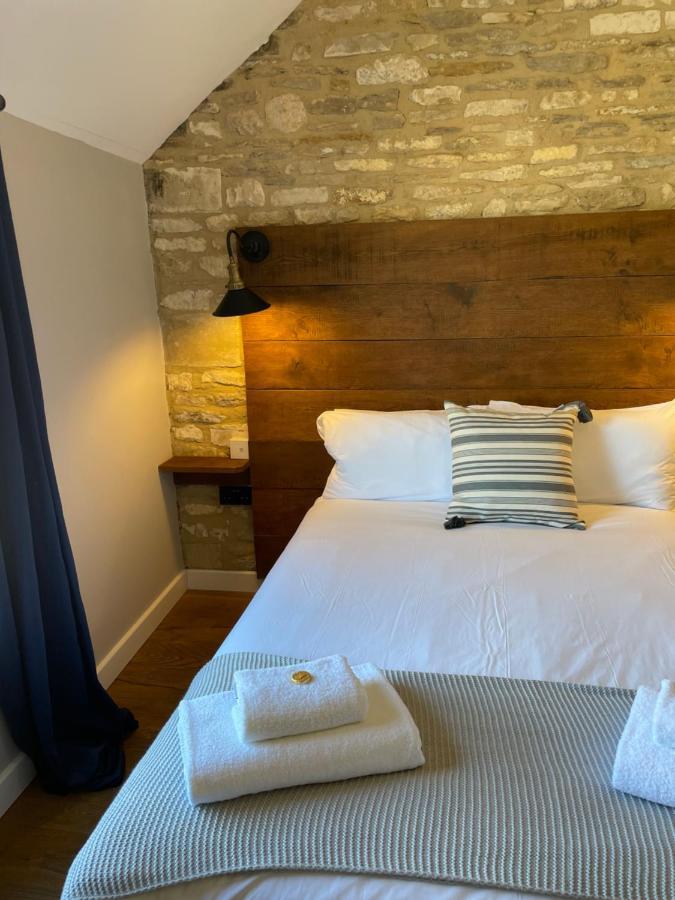 The Queen Matilda Country Rooms Avening Экстерьер фото