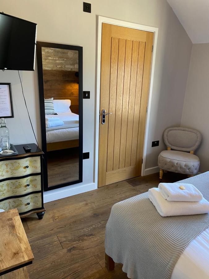 The Queen Matilda Country Rooms Avening Экстерьер фото