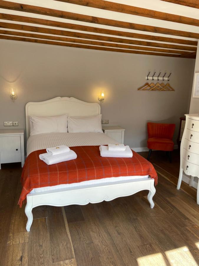 The Queen Matilda Country Rooms Avening Экстерьер фото